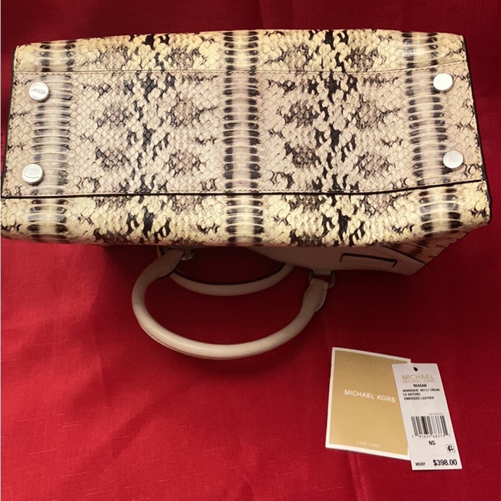 Micheal Kors Reagan Large Satchel, New with tags - Picture 3 of 3